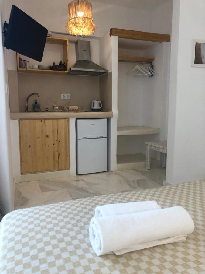 Athina Rooms - Lounge Apartments Parikia  Bagian luar foto