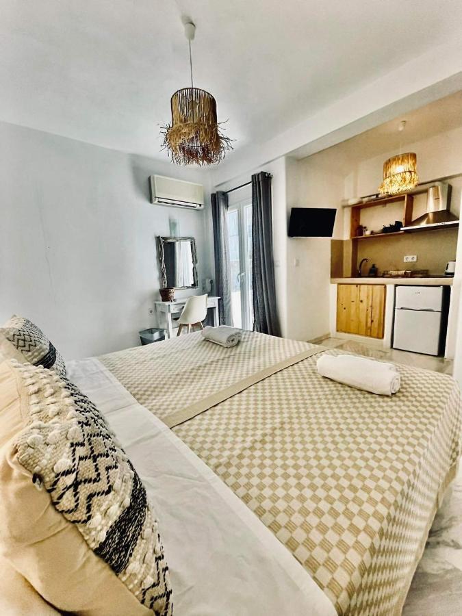 Athina Rooms - Lounge Apartments Parikia  Bagian luar foto