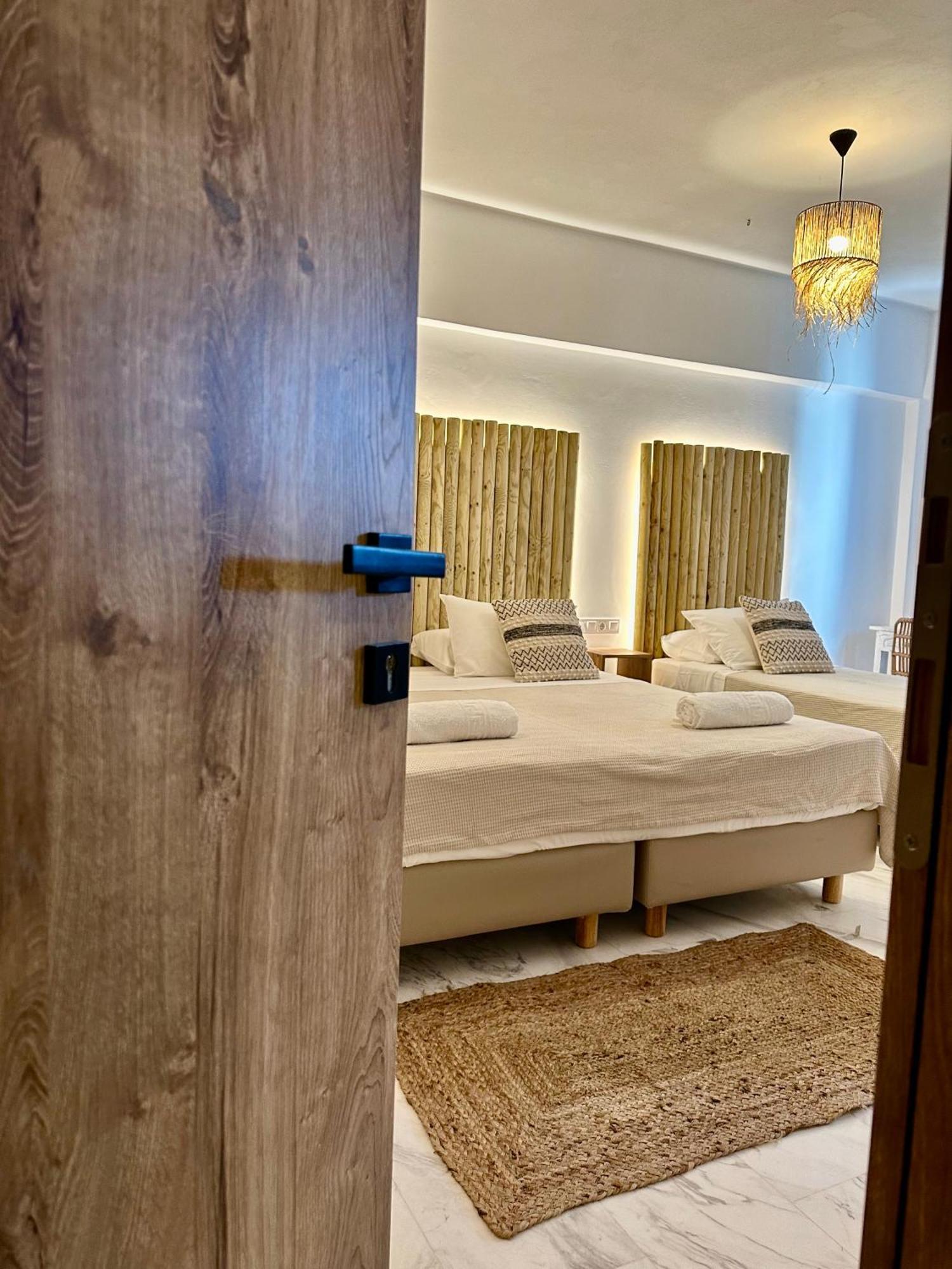 Athina Rooms - Lounge Apartments Parikia  Bagian luar foto
