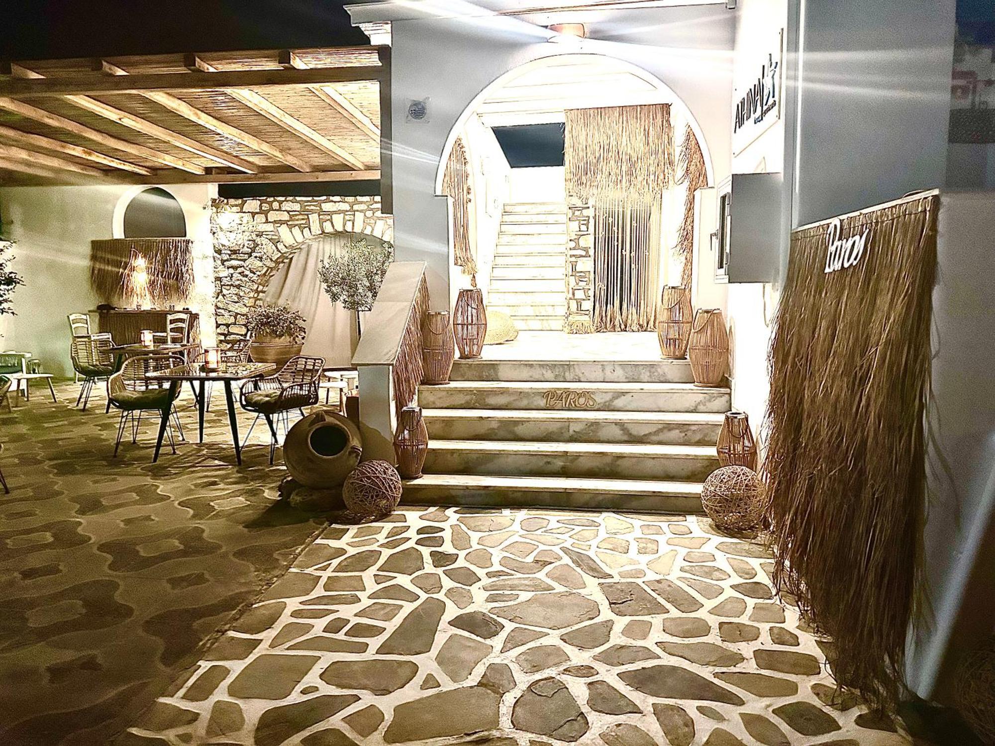 Athina Rooms - Lounge Apartments Parikia  Bagian luar foto