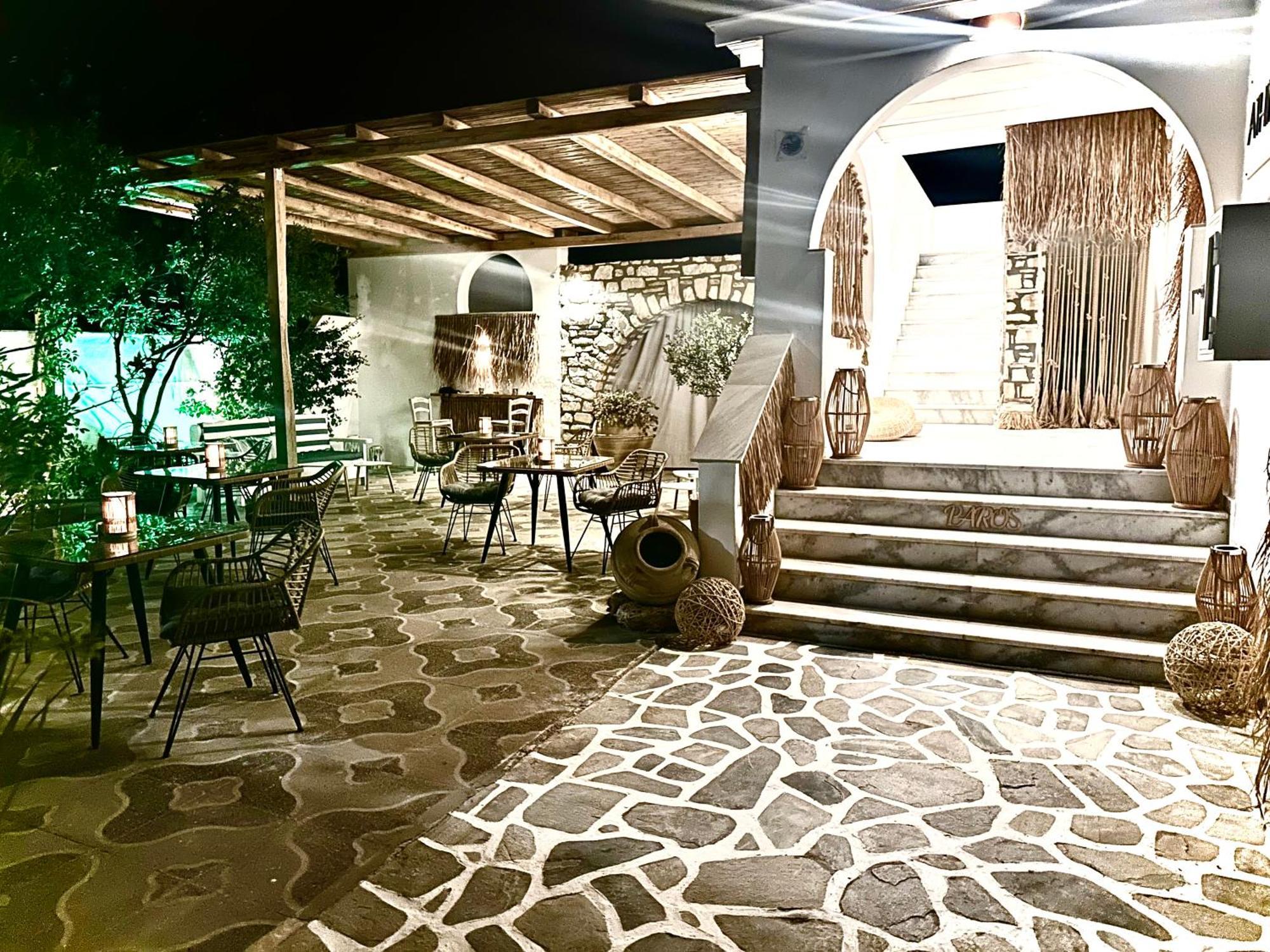 Athina Rooms - Lounge Apartments Parikia  Bagian luar foto