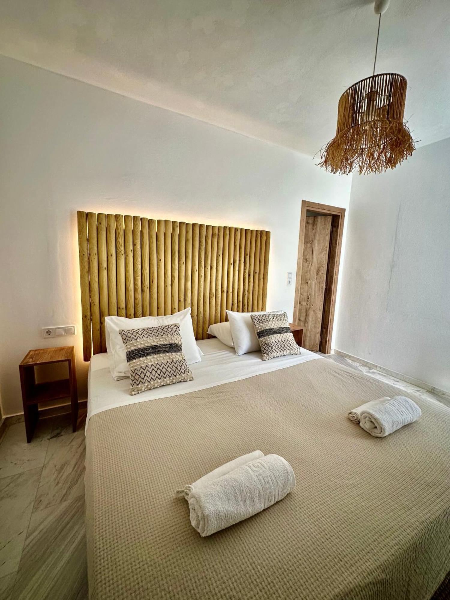 Athina Rooms - Lounge Apartments Parikia  Bagian luar foto