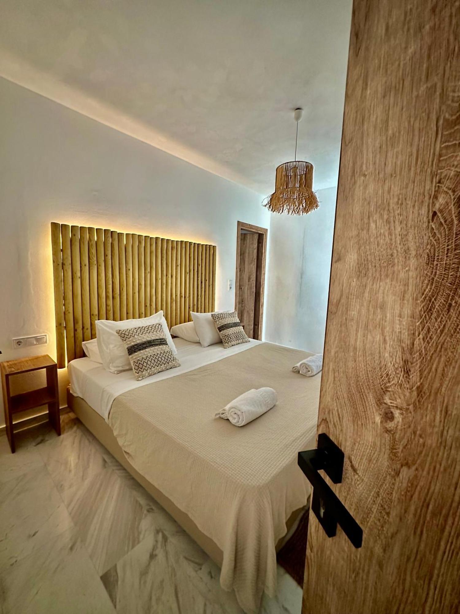 Athina Rooms - Lounge Apartments Parikia  Bagian luar foto