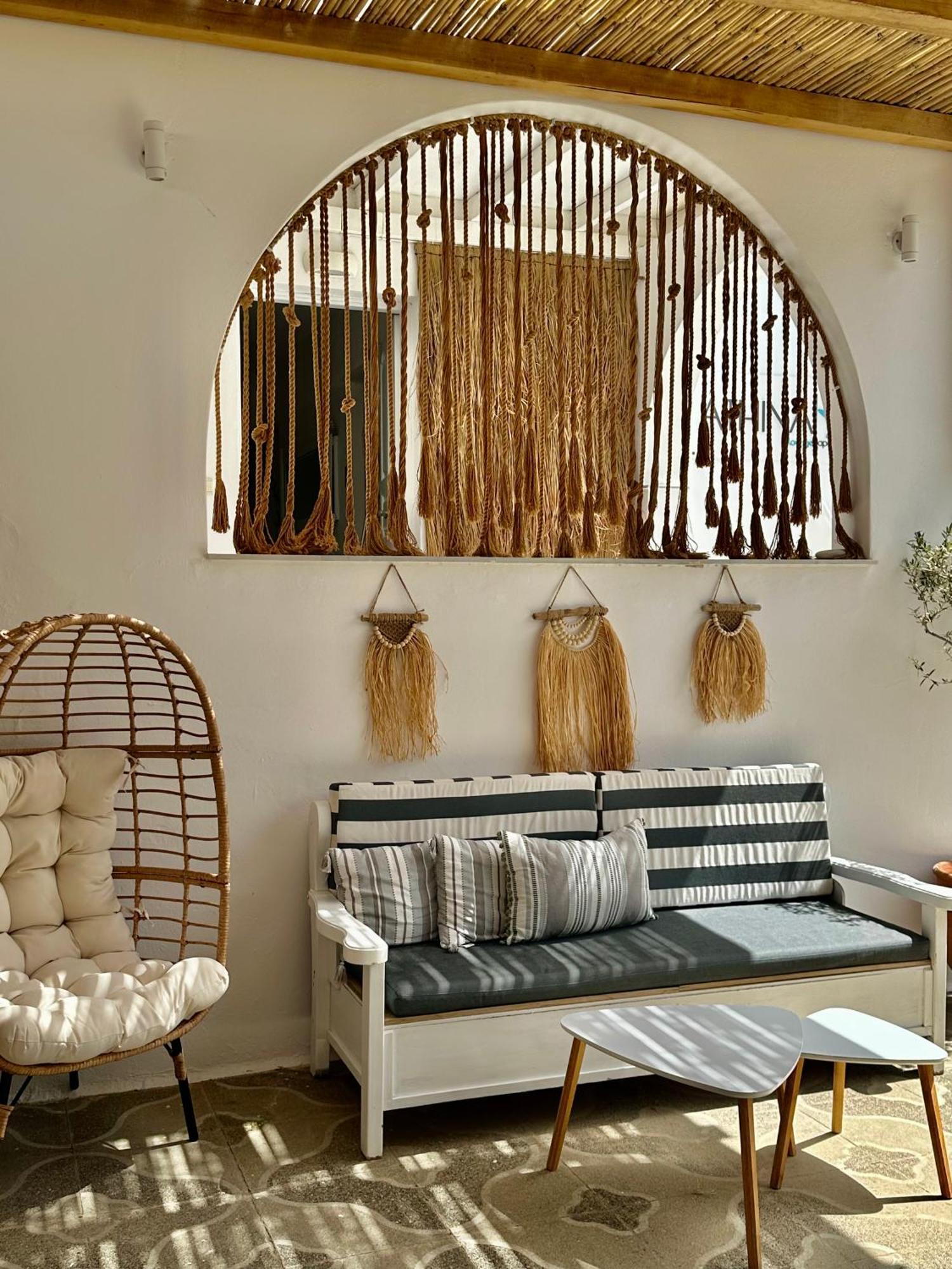 Athina Rooms - Lounge Apartments Parikia  Bagian luar foto