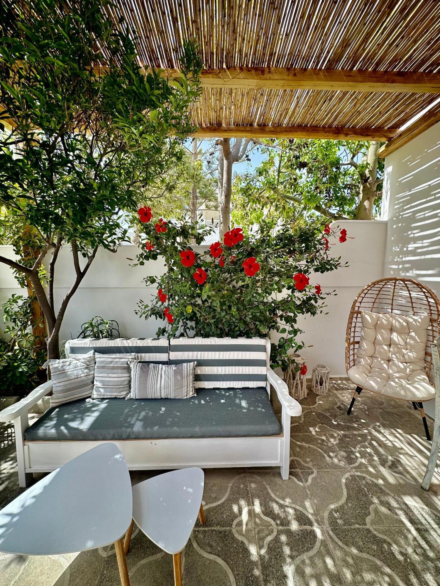 Athina Rooms - Lounge Apartments Parikia  Bagian luar foto