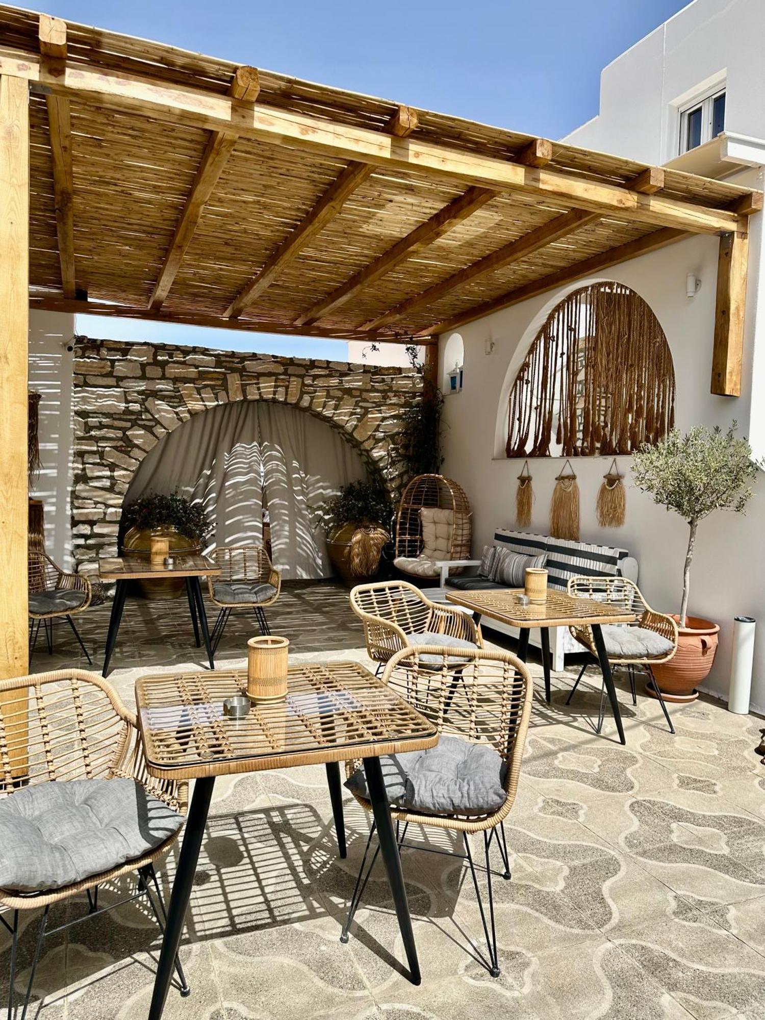 Athina Rooms - Lounge Apartments Parikia  Bagian luar foto