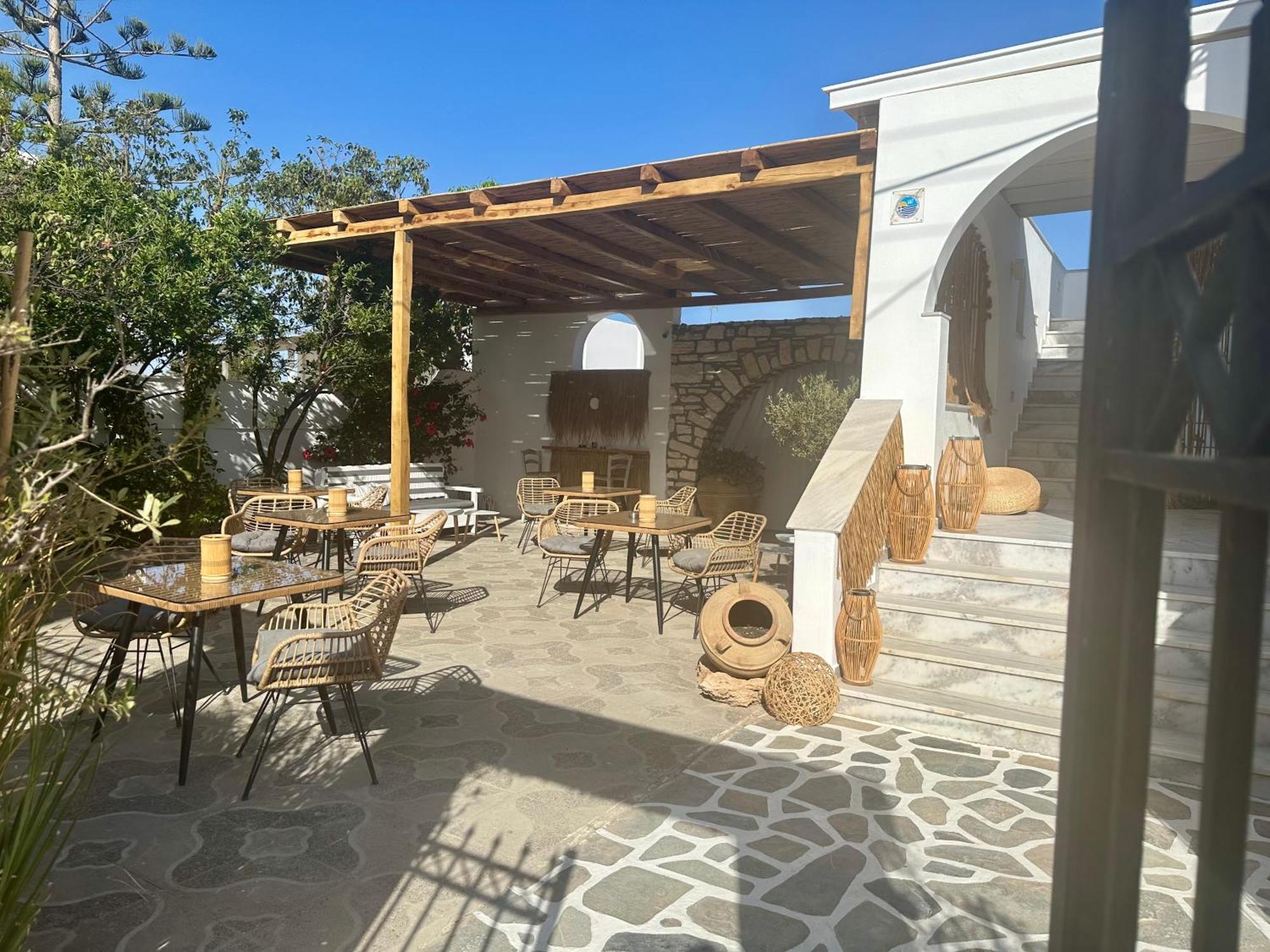 Athina Rooms - Lounge Apartments Parikia  Bagian luar foto