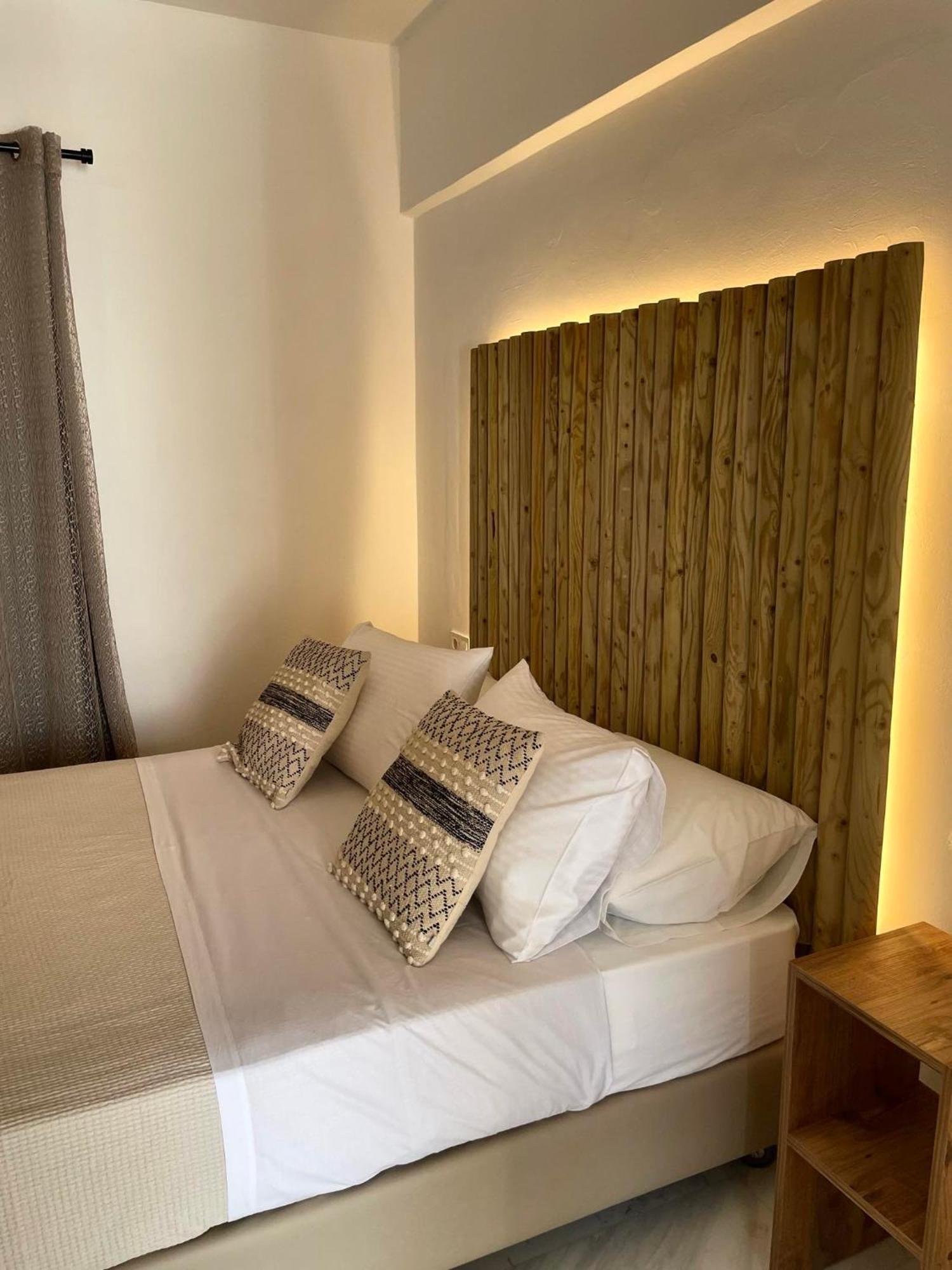 Athina Rooms - Lounge Apartments Parikia  Bagian luar foto