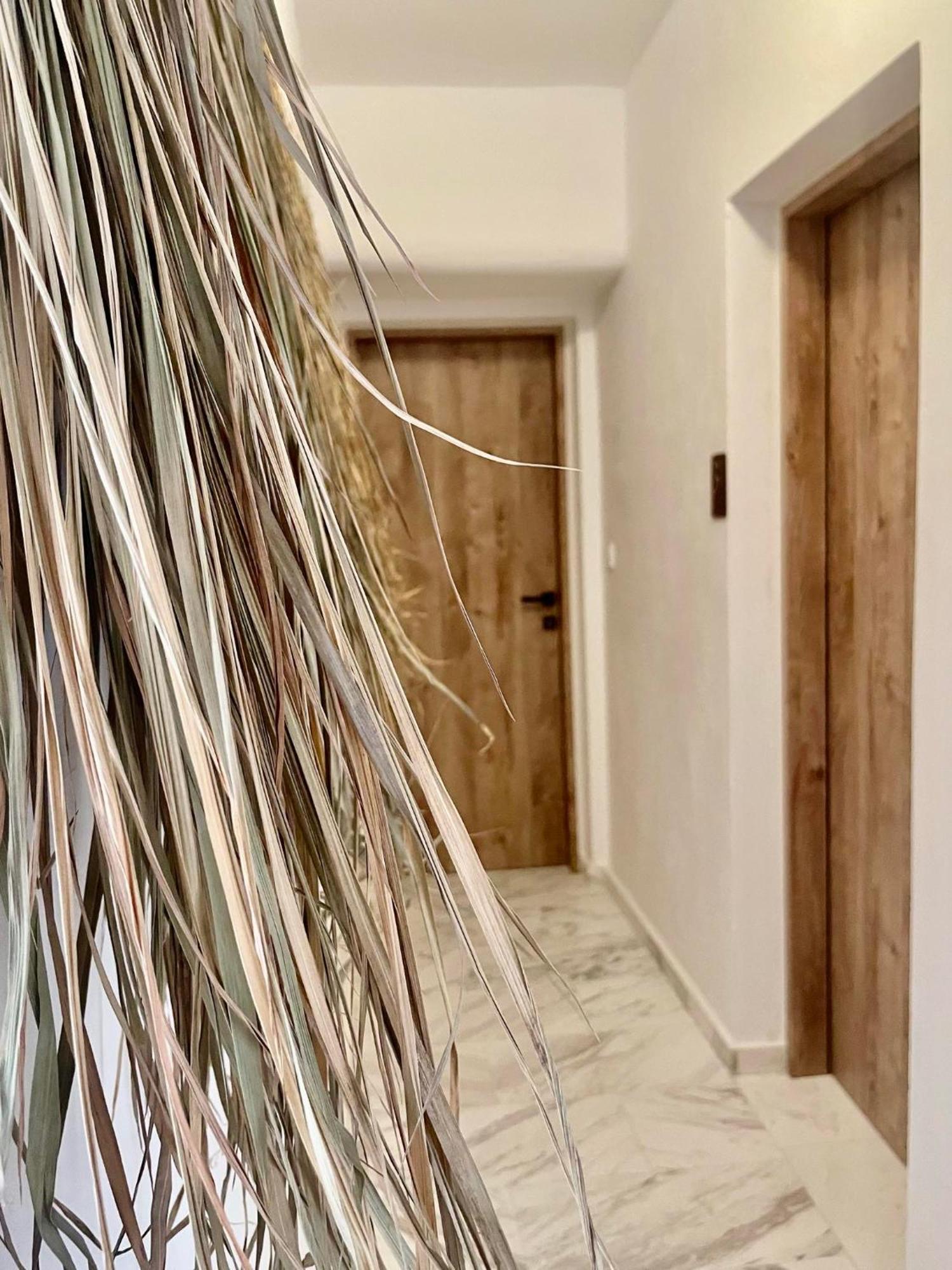 Athina Rooms - Lounge Apartments Parikia  Bagian luar foto