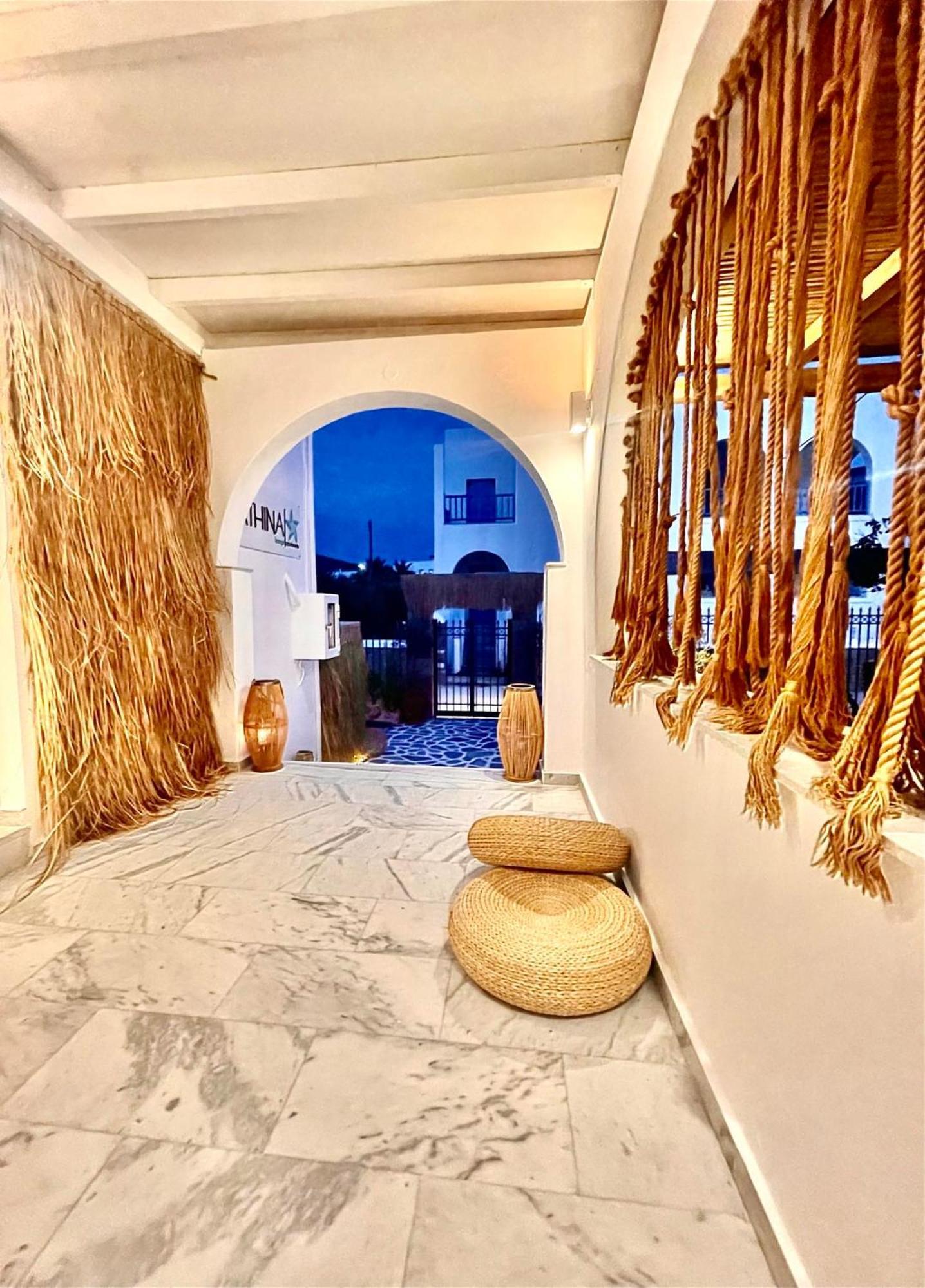 Athina Rooms - Lounge Apartments Parikia  Bagian luar foto