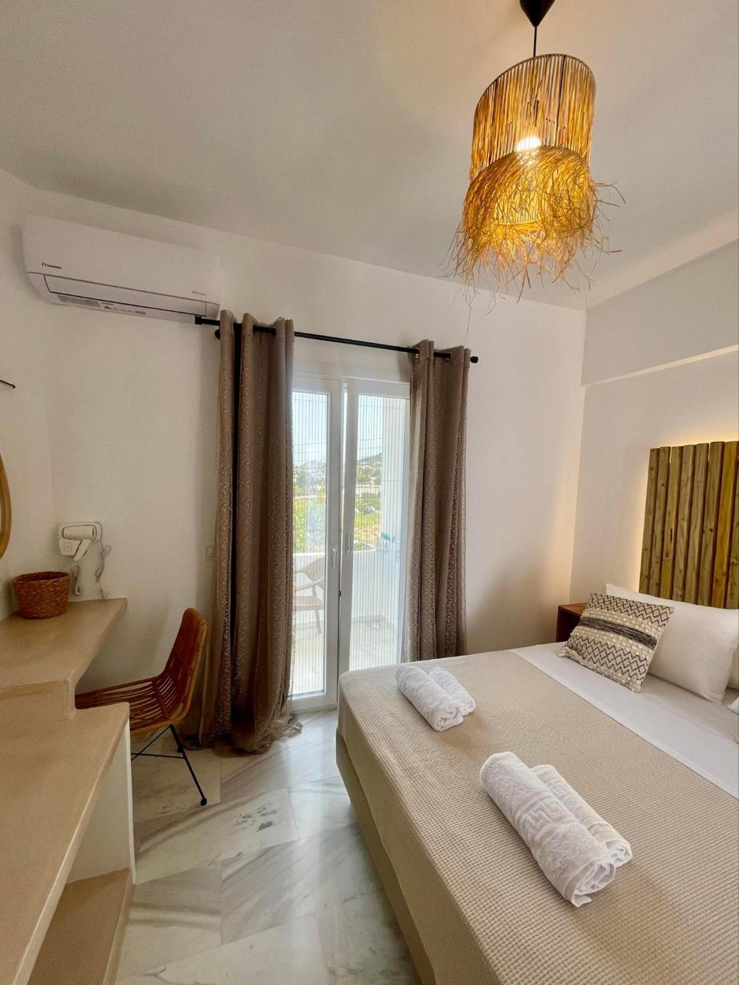 Athina Rooms - Lounge Apartments Parikia  Bagian luar foto